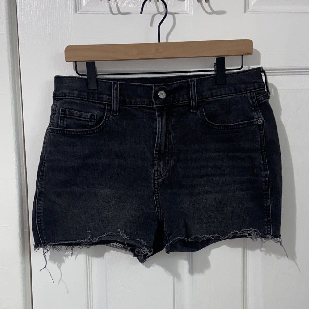 Old Navy mid rise boyfriend denim shorts